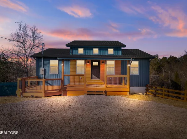 982 Smokey Mountain Queen Rd, Sevierville, TN 37876