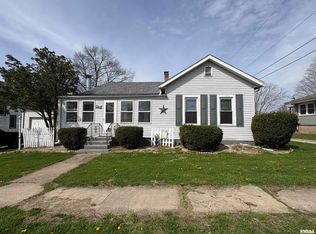 207 N Adams St, Washburn, IL 61570