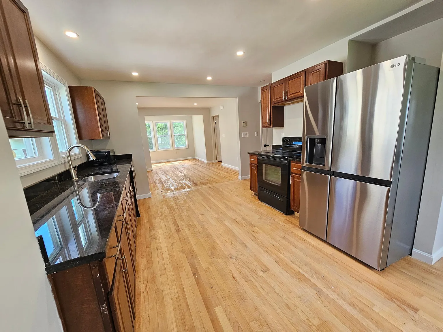 16 Rena St — Photo 2
