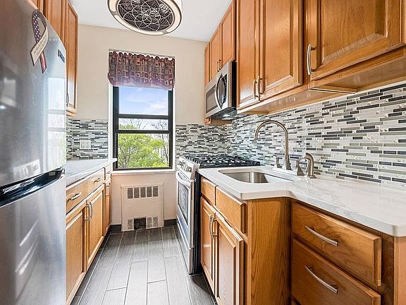 5th image of 9265 Shore Rd APT 5D