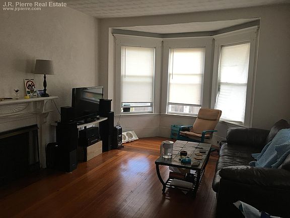 4th image of 40 Oakland St #2