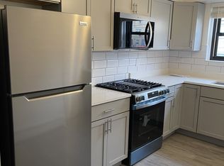 8638 Niles Center Rd APT 2A, Skokie, IL 60077