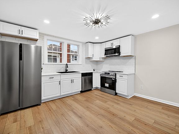 5th image of 425 Providence Rd