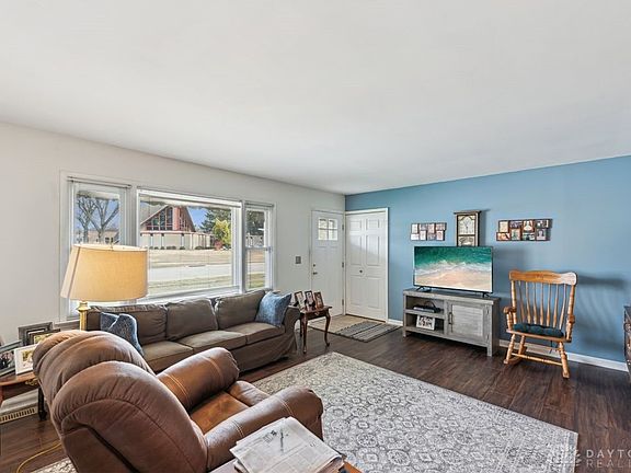 4th image of 4710 Holly Ave