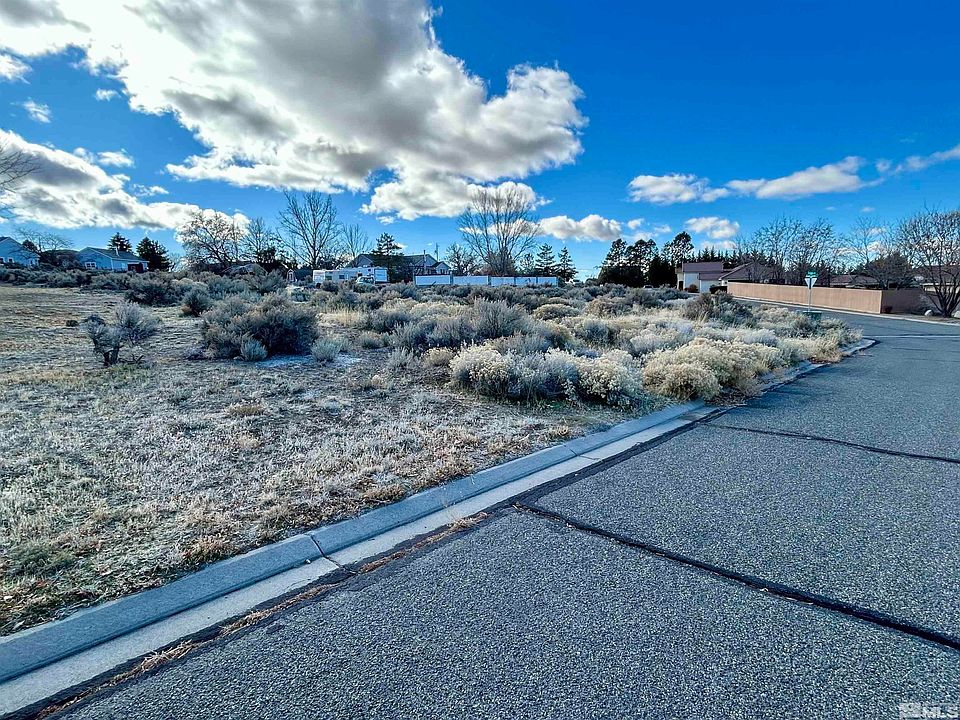 2nd image of 5890 Cross Creek Dr