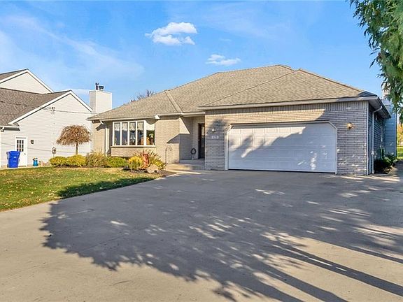 4th image of 121 Oakhill Dr