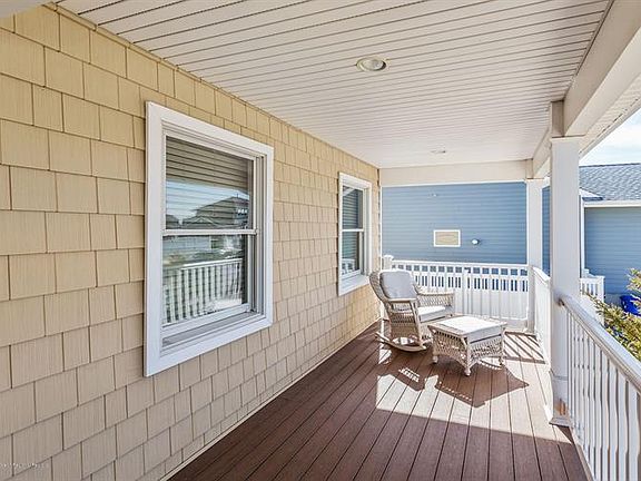 4th image of 663 Bayview Dr