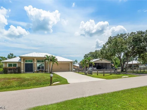 2401 Leavitt Rd, Alva, FL 33920
