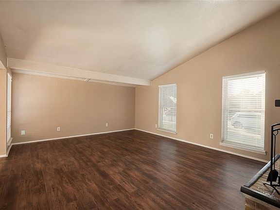 5th image of 1806 W Sandra Ln