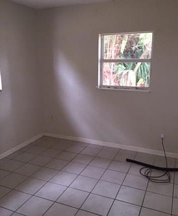 5th image of 2163 Dora St