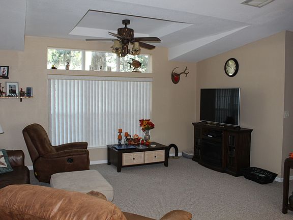 3rd image of 439 Sioux Blvd