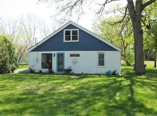 3095 Ponemah Dr, Fenton, MI 48430