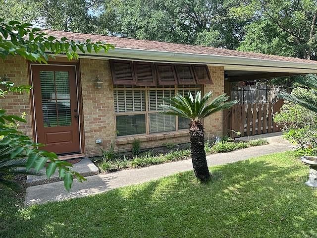 1st image of 112 Country Club Dr