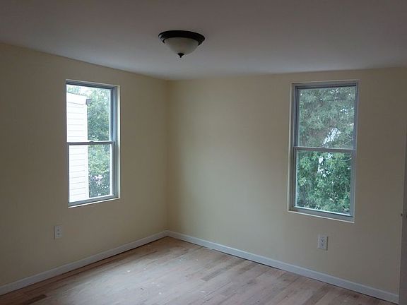 5th image of 14248 122nd Ave