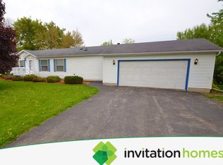 5029 Spring Rd, Mccullom Lake, IL 60050