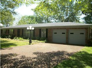 2102 Jackson Ave, Muscle Shoals, AL 35661