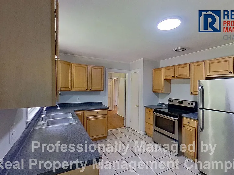 214 Huntington Rd — Photo 5