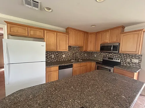 736 Fairlawn Dr Photo 1