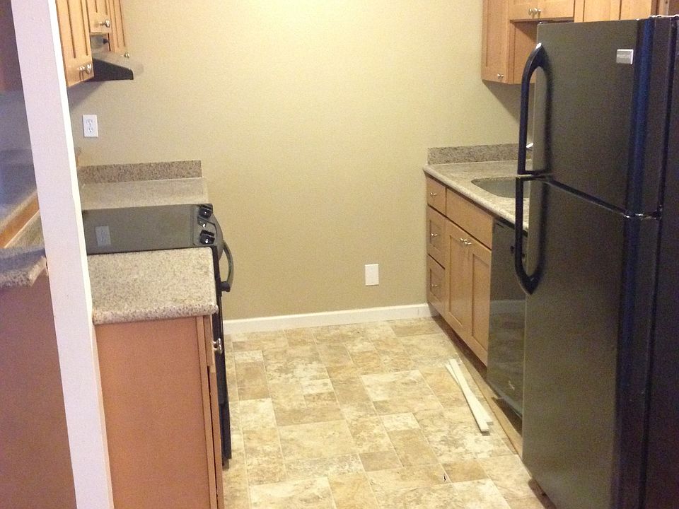 1st image of 422 N I St APT 14