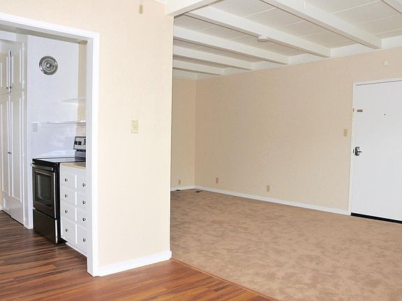 3rd image of 21 Belle Ave APT 7
