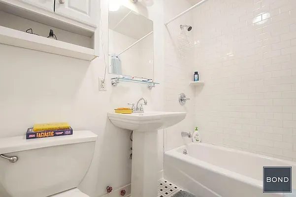 Rented by Bond New York | media 18