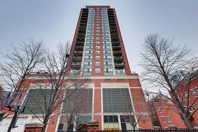 1st image of 1717 S Prairie Ave APT 1904