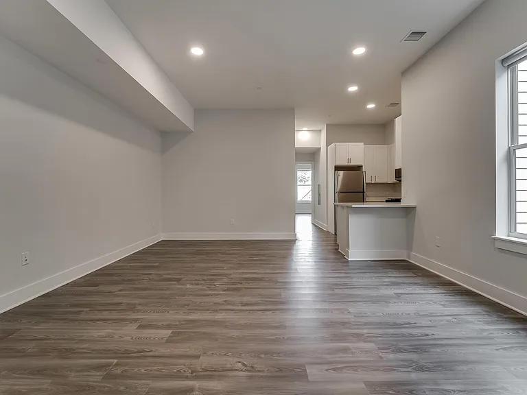 660 Grand St #313 — Photo 6
