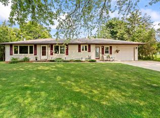 3126 Bay Settlement Rd, Green Bay, WI 54311