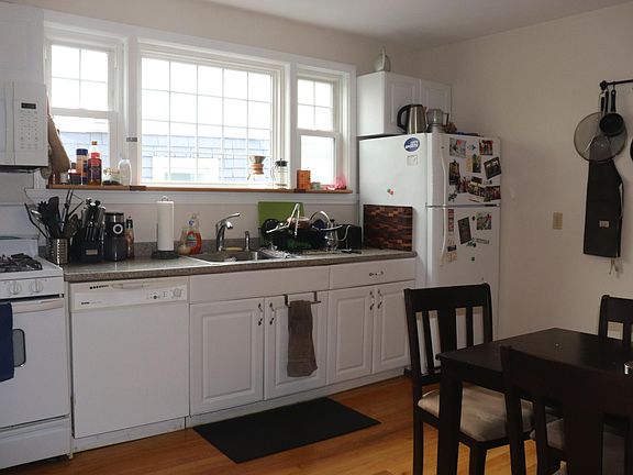 3rd image of 23 Tufts St #13
