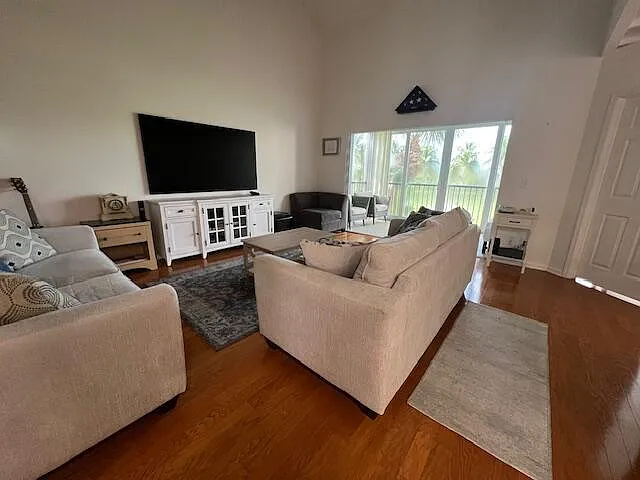 2604 Fairway Dr N — Photo 4