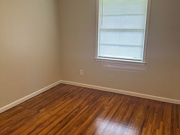 2nd image of 3559 Millard Rd