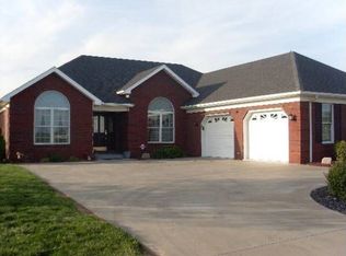 115 Deep Springs Dr, Bardstown, KY 40004