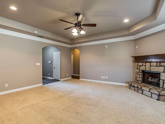 3rd image of 222 Bay Hill Dr