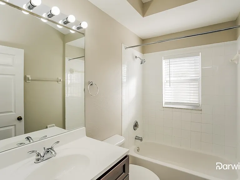 1229 Vinetree Dr — Photo 13