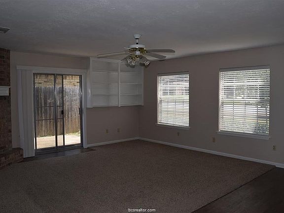 4th image of 4109 Woodcrest Dr