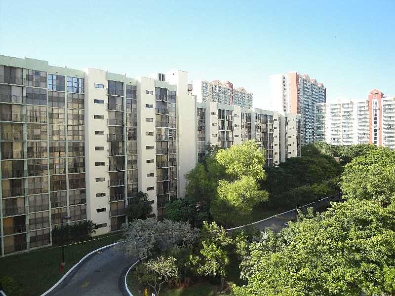 2nd image of 16909 N Bay Rd APT 708