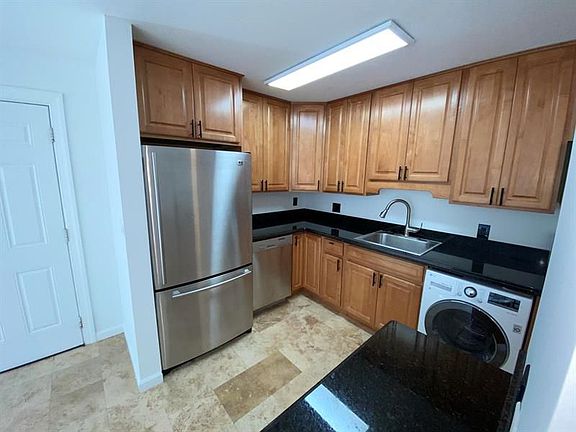2nd image of 110 N Lakeside Dr APT 4