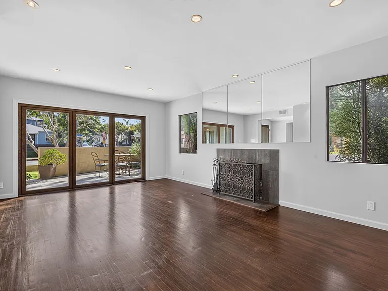 1727 Delaware Ave — Photo 34