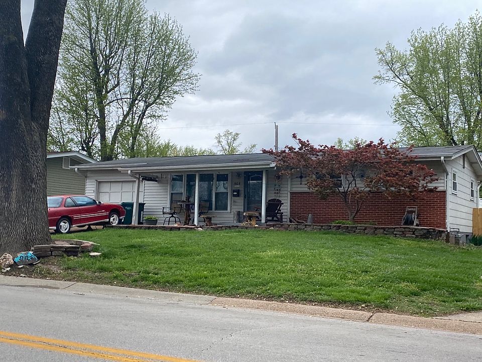 2nd image of 903 Lynn Haven Ln