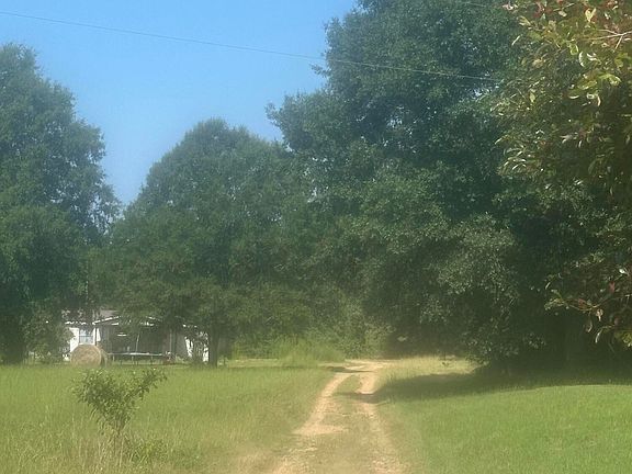 2nd image of 426 Gordon Rd