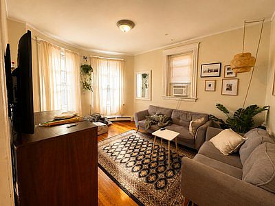 1st image of 195 Winthrop Rd #3