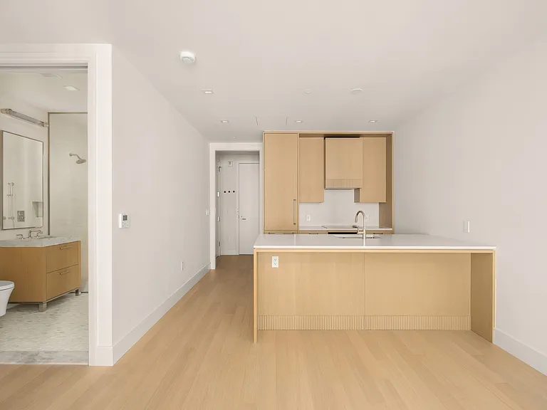 201 E 23rd St #6C — Photo 3