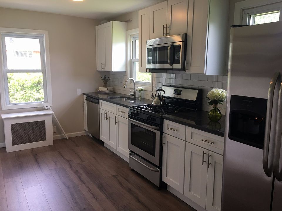 2nd image of 676 Belleville Ave
