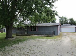 2390 N 41st Rd, Sheridan, IL 60551