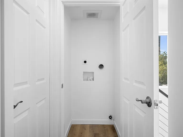 11049 Yarmouth Ave #49 — Photo 19