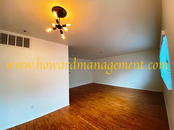 3rd image of 1011 Pico Blvd Unit 20