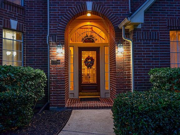 2nd image of 6914 Shady Ln