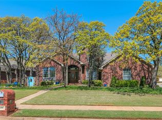 1001 Fox Lake Ln, Edmond, OK 73034