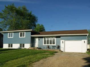 214 N Chestnut St, Williamsfield, IL 61489