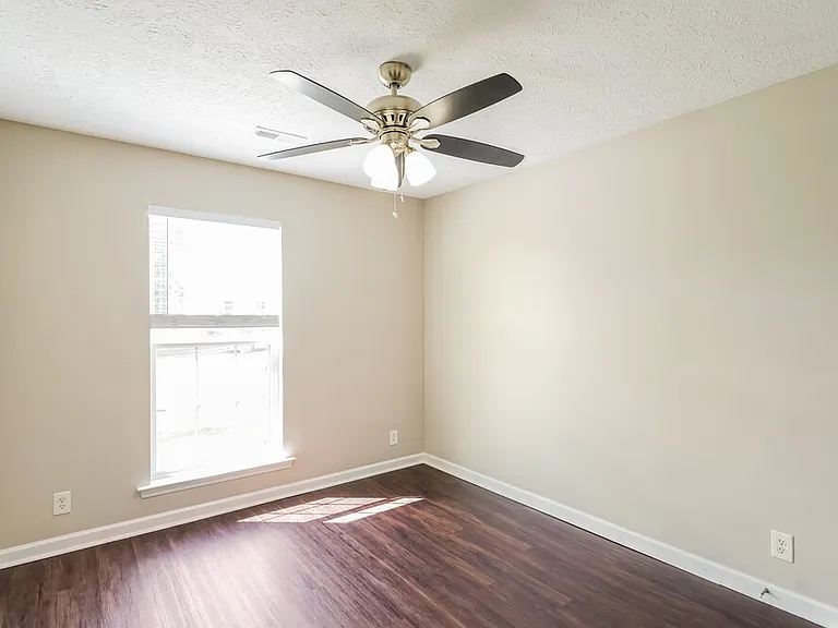 7128 Legacy Dr — Photo 11